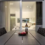 Poem Apartman